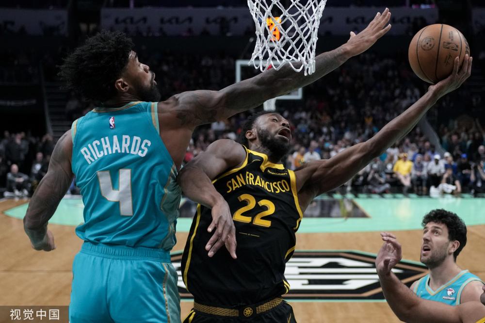 在仔细审阅 在仔细审阅